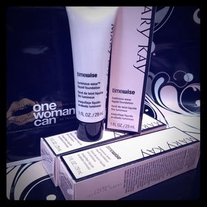 LUMINOUS-WEAR LIQUID FOUNDATION